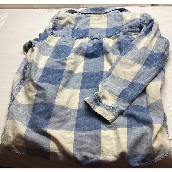 American Eagle long sleeve Button Up Women’s shirt Size Medium - Picture 4 of 4